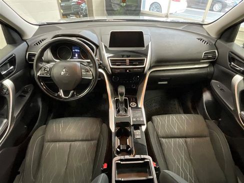Used 2018 Mitsubishi Eclipse Cross SE image 11