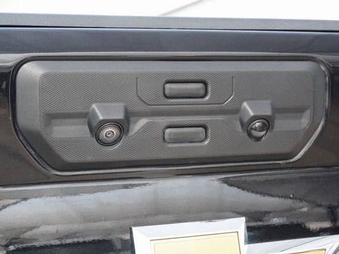 Used 2023 Chevrolet Silverado 2500 LTZ w/ LTZ Plus Package image 27