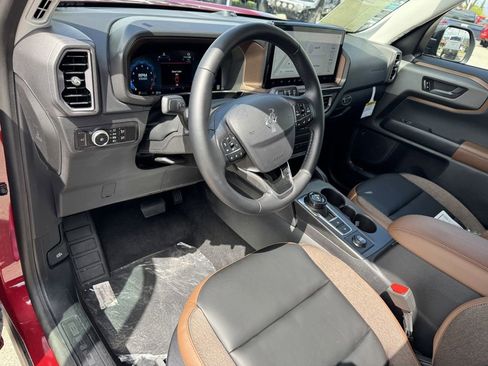 Used 2025 Ford Bronco Sport Outer Banks w/ Outer Banks Tech Package+ AWD/4WD image 14