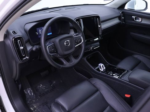 Certified 2024 Volvo XC40 B5 Plus w/ Protection Package Premier image 9