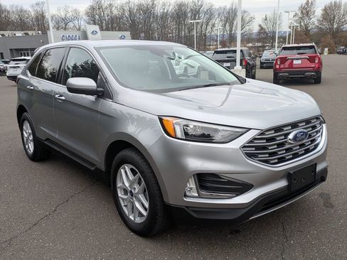 Used 2022 Ford Edge SEL w/ Convenience Package image 3