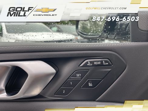 Used 2023 BMW X7 xDrive40i w/ M Sport Package AWD/4WD image 15