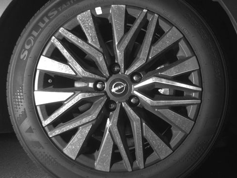 Used 2025 Nissan Altima 2.5 SV image 13