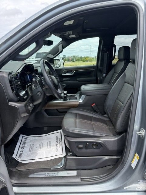 Used 2026 Chevrolet Silverado 1500 High Country w/ Technology Package AWD/4WD image 10