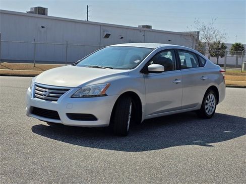 Used 2015 Nissan Sentra S image 8