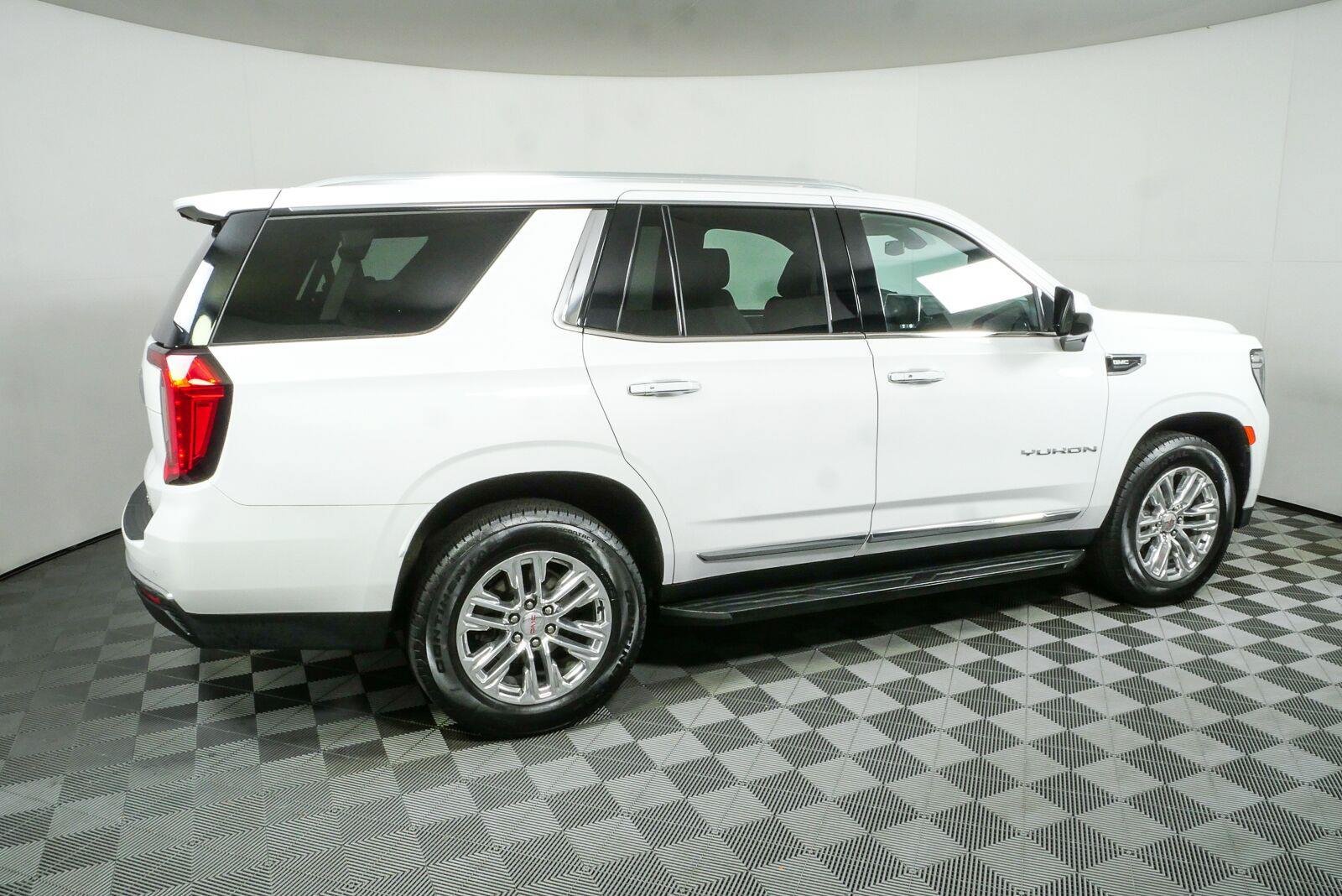 Used 2022 GMC Yukon SLT RWD image 2
