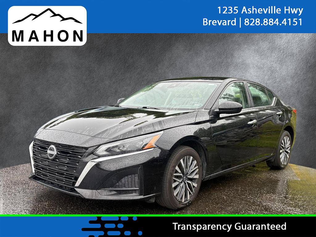 Used 2025 Nissan Altima 2.5 SV AWD/4WD image 1