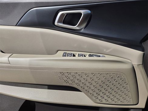 New 2026 Kia Carnival image 16