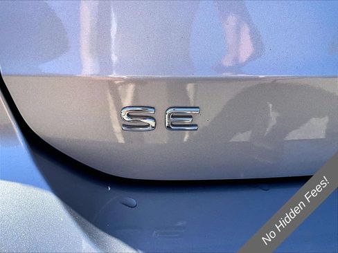 Used 2024 Volkswagen Taos SE AWD/4WD image 7