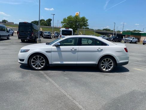 Used 2015 Ford Taurus Limited w/ Equipment Group 301A FWD image 4