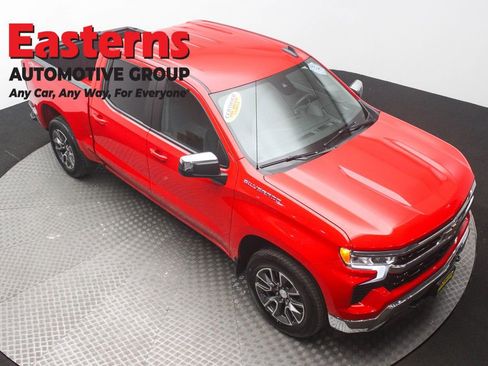Used 2023 Chevrolet Silverado 1500 LT AWD/4WD image 3