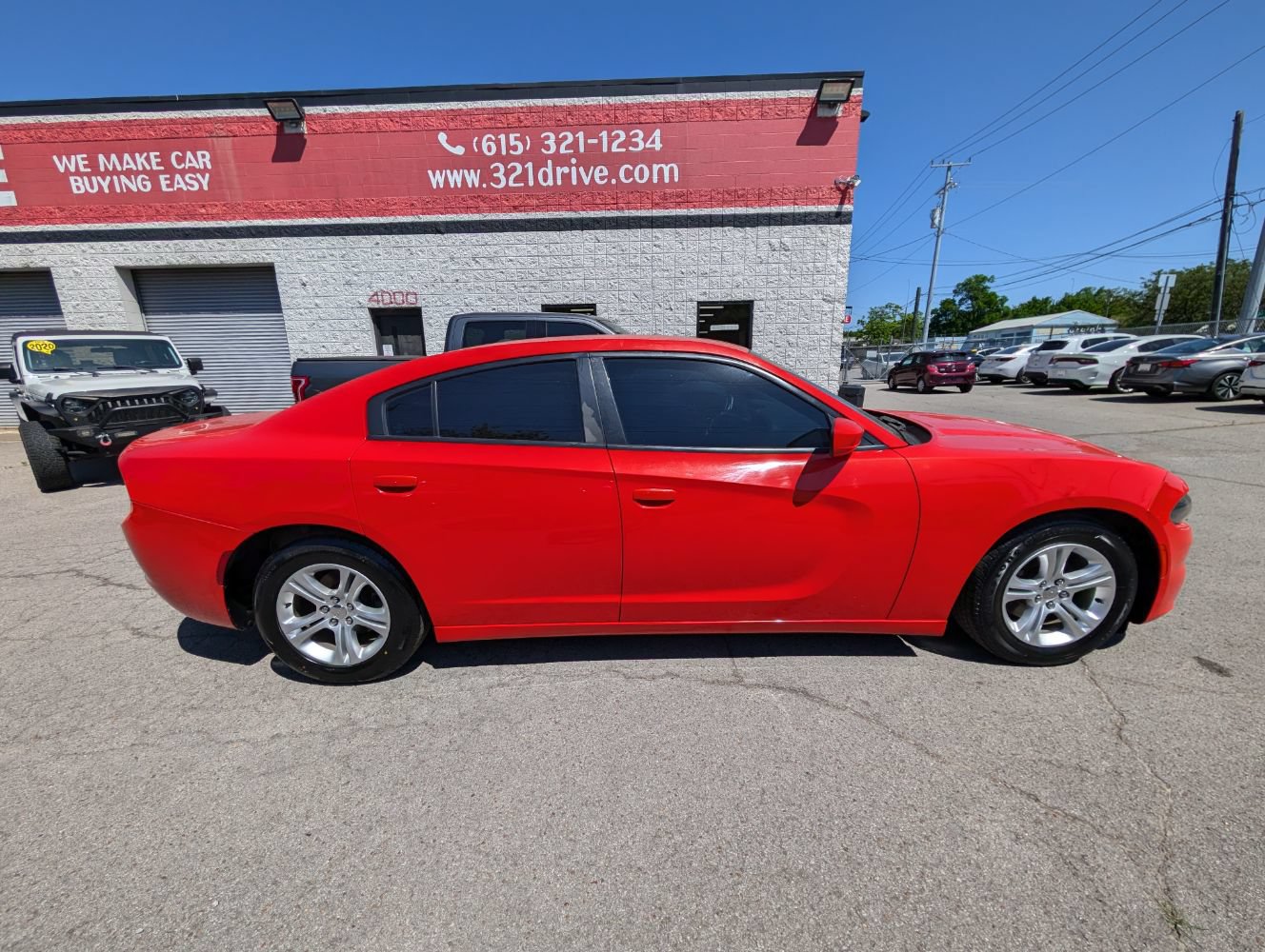 Used 2020 Dodge Charger SXT w/ Leather Interior Group RWD image 5