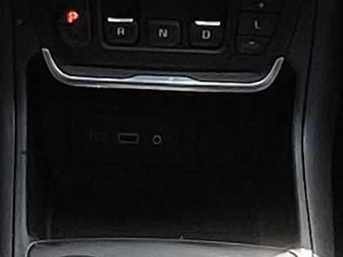 Used 2021 GMC Terrain SLE w/ Driver Convenience Package FWD image 14
