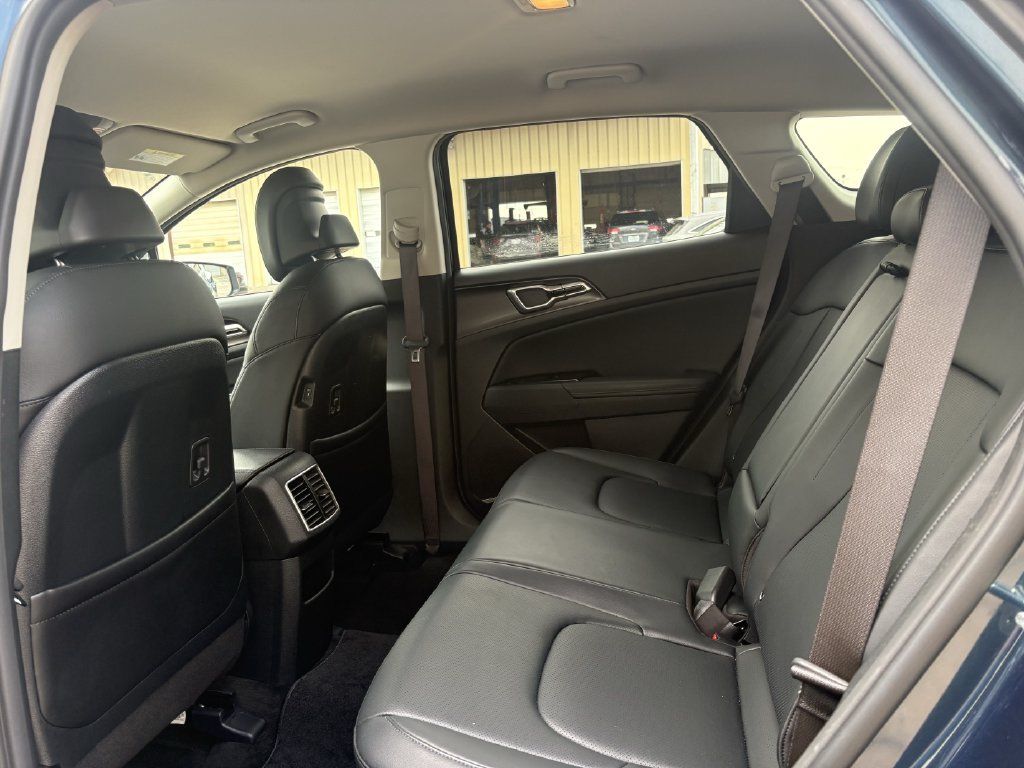 Used 2023 Kia Sportage EX AWD/4WD image 24