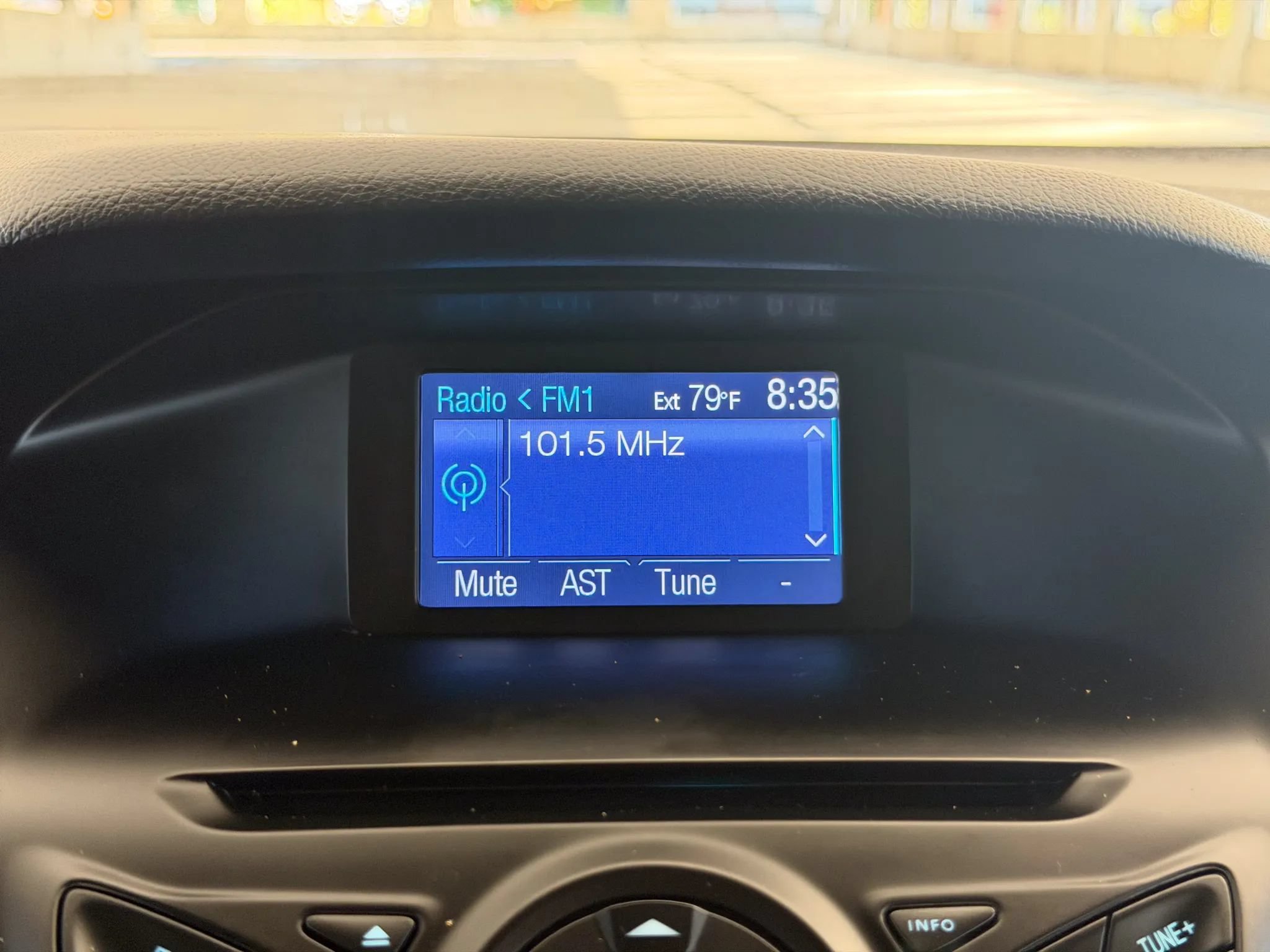Used 2014 Ford Focus SE w/ Equipment Group 201A FWD image 28