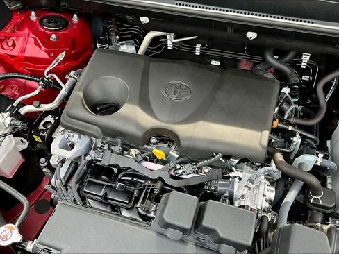 Certified 2025 Toyota RAV4 LE image 31