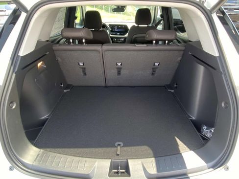 New 2026 Chevrolet TrailBlazer LT w/ Convenience Package FWD image 9
