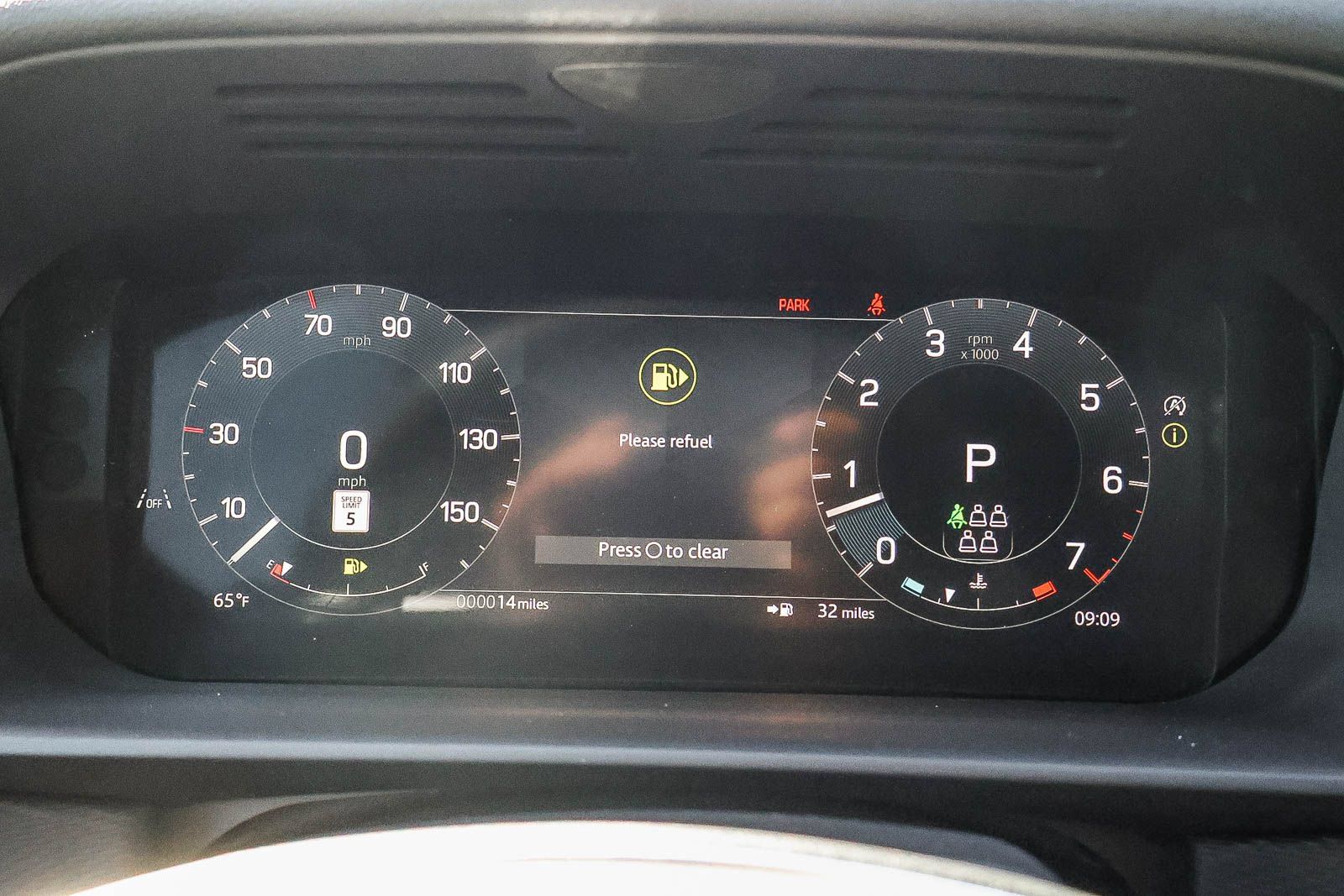 New 2026 Land Rover Discovery Limited Edition AWD/4WD image 31