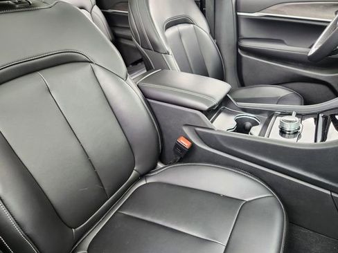 New 2025 Jeep Grand Cherokee L Limited image 9