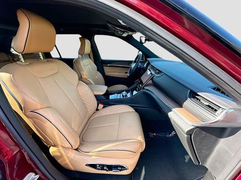 Used 2025 Jeep Grand Cherokee Summit image 29