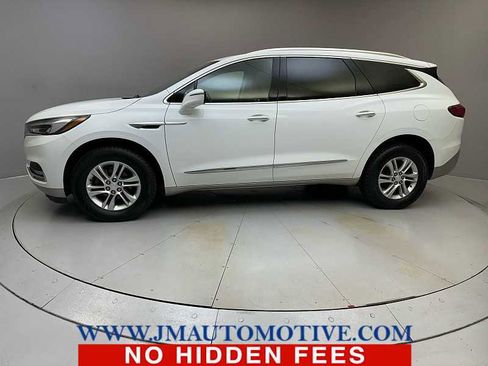 Used 2021 Buick Enclave Essence image 2