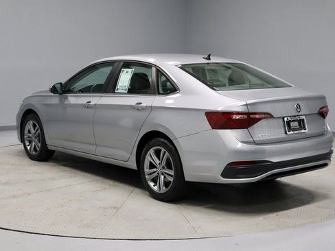 Used 2024 Volkswagen Jetta SE image 10