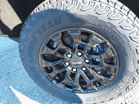 New 2026 GMC Canyon Elevation w/ Convenience Package RWD image 20