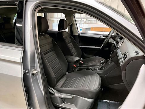 Used 2024 Volkswagen Tiguan S image 9