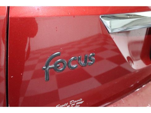 Used 2002 Ford Focus ZX5 Hatchback image 15