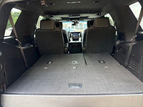 Used 2018 Cadillac Escalade Platinum AWD/4WD image 33