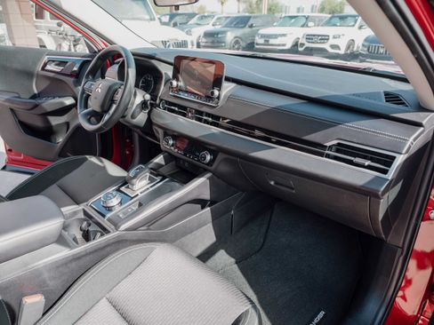 Used 2022 Mitsubishi Outlander ES FWD image 16