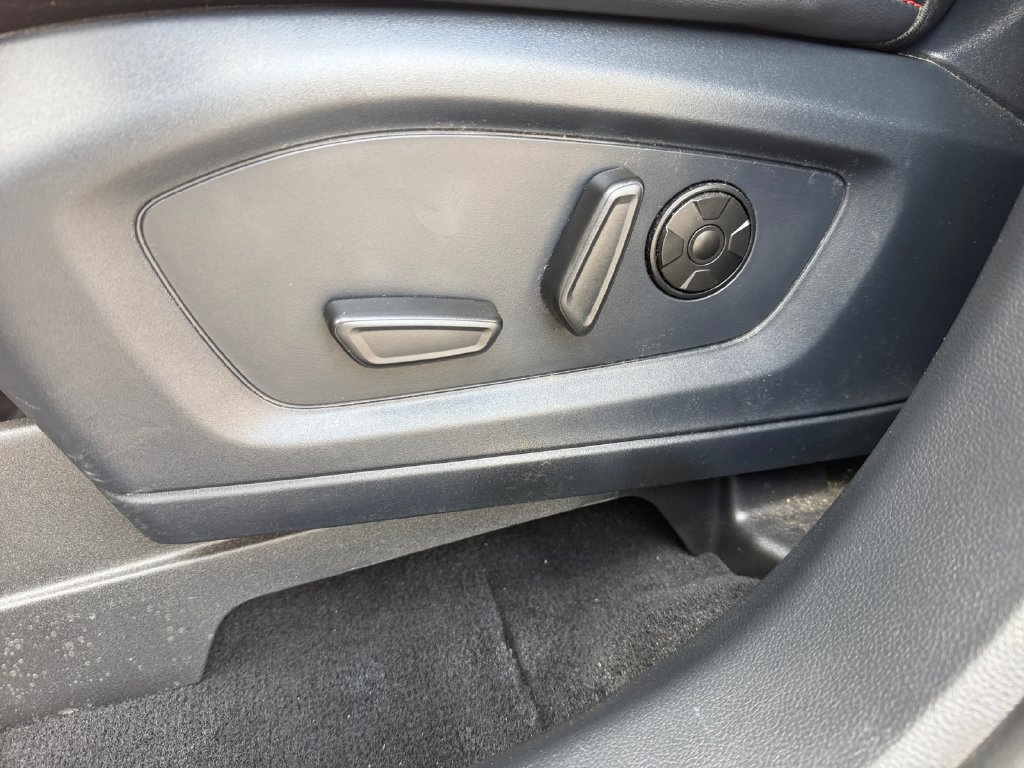 Used 2025 Ford Explorer ST AWD/4WD image 11