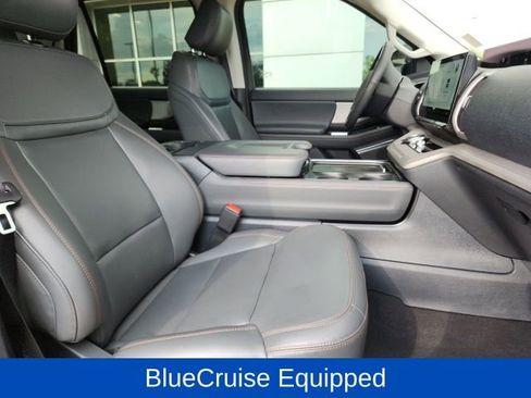 Used 2025 Ford Expedition Max Active image 12