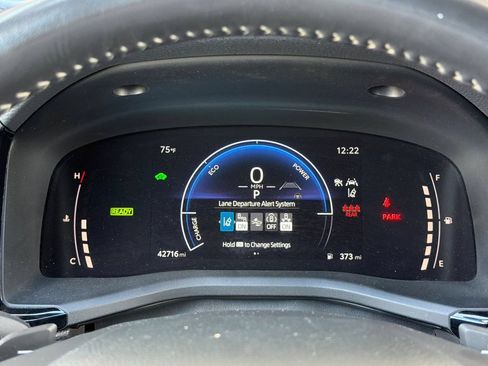 Used 2025 Toyota Camry SE FWD image 31