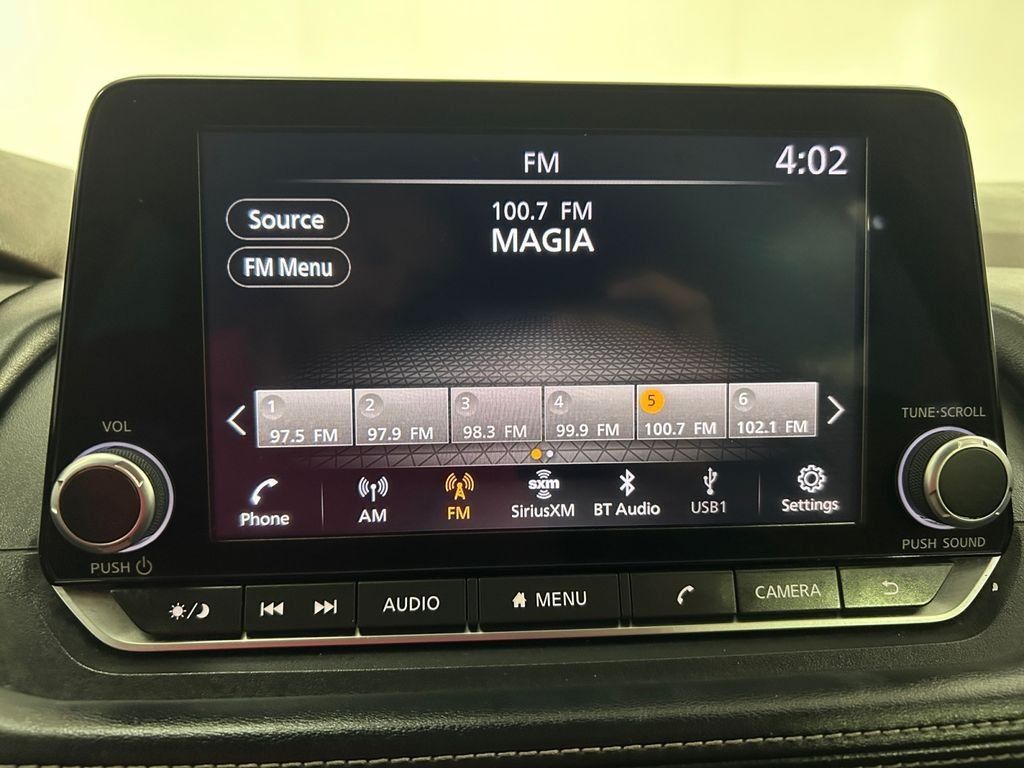 Used 2023 Nissan Rogue SV FWD image 11