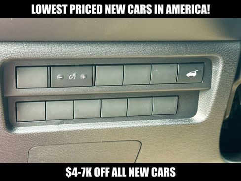 New 2025 Mitsubishi Outlander SE image 10