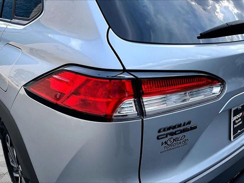 Used 2024 Toyota Corolla Cross AWD Hybrid w/ Moonroof Package image 29