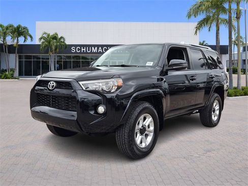 Used 2018 Toyota 4Runner SR5 image 3
