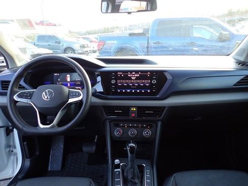 Used 2022 Volkswagen Taos SE image 19