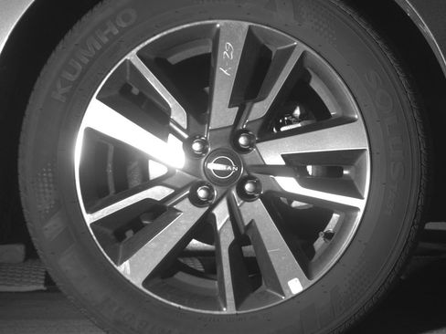 Used 2025 Nissan Versa SV image 13