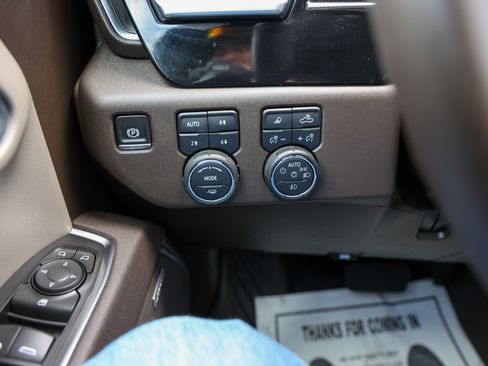 Used 2025 Chevrolet Silverado 1500 LT Trail Boss w/ LT Trail Boss Premium Package AWD/4WD image 53