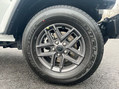 New 2026 Jeep Gladiator Sport image 13