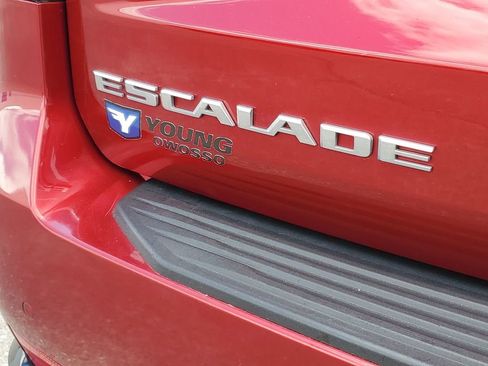 Used 2021 Cadillac Escalade Sport w/ Driver Assist Tech Package image 38