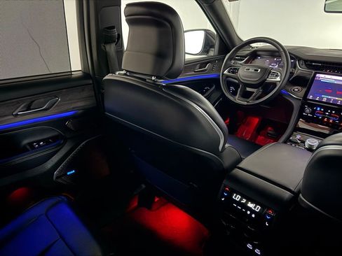 Used 2022 Jeep Grand Cherokee L Overland w/ Advanced Protech Group III image 55