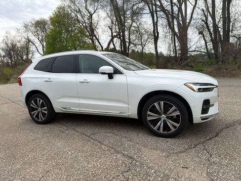 Used 2022 Volvo XC60 T8 Inscription w/ Advanced Package AWD/4WD image 6