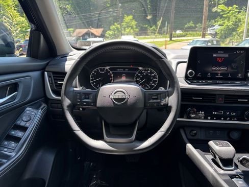 Used 2025 Nissan Rogue SV AWD/4WD image 36