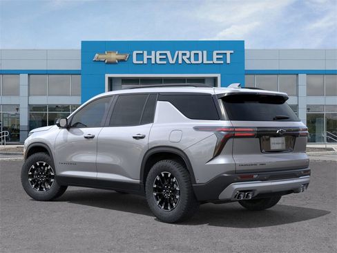 New 2026 Chevrolet Traverse Z71 w/ Enhanced Driving Package image 3