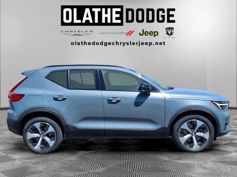 Used 2023 Volvo XC40 B5 Plus w/ Protection Package Premier AWD/4WD image 31