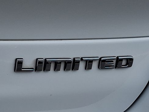 Certified 2023 Jeep Grand Cherokee L Limited w/ Luxury Tech Group II image 36