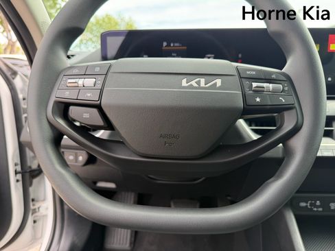 New 2026 Kia K4 FWD image 12